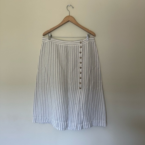 MADEWELL Side-Button Midi Skirt in Pinstripe - Picture 4 of 9